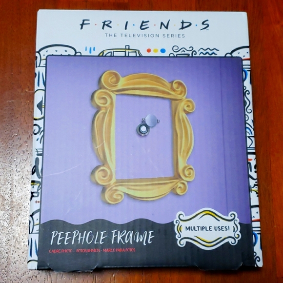 Friends Peephole Frame - Picture 2 of 4